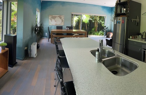 Kingsland House | Springfield Garden House | modern & central