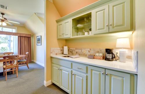 Springfield Apartment | Springfield Studio Rental with Golf Course View!