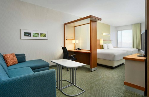 Moosic Hotel | SpringHill Scranton | King w/Sofa | Arena Events + University Visits