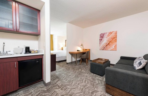 Alpine Center Hotel | SpringHill Suites by Marriott Grand Rapids North