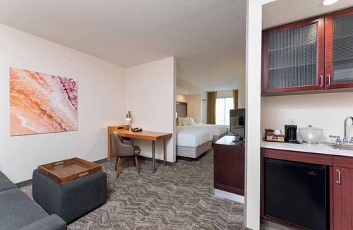 Alpine Center Hotel | SpringHill Suites by Marriott Grand Rapids North