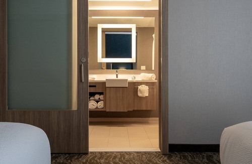 Woodbridge Hotel | SpringHill Suites by Marriott Woodbridge