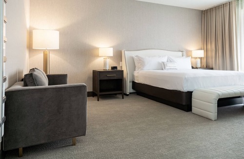 Chinatown Hotel | SpringHill Suites by Marriott Chicago Chinatown