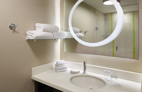 Vaughan Hotel | SpringHill Suites by Marriott Toronto Vaughan
