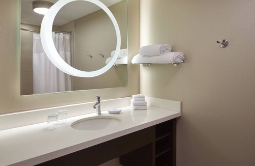 Vaughan Hotel | SpringHill Suites by Marriott Toronto Vaughan