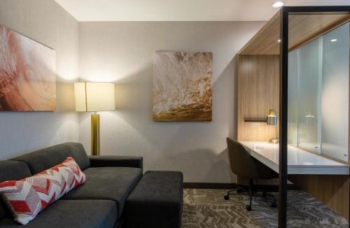 Bermuda Hotel | SpringHill Suites by Marriott Chester