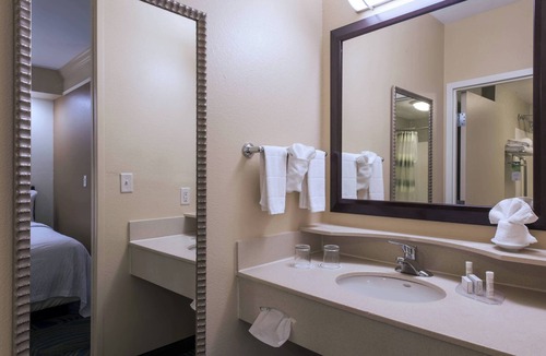 Devens Hotel | SpringHill Suites by Marriott Boston Devens Common Center