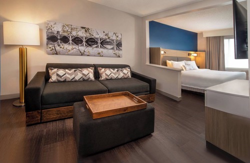 Herndon Hotel | SpringHill Suites by Marriott Herndon Reston