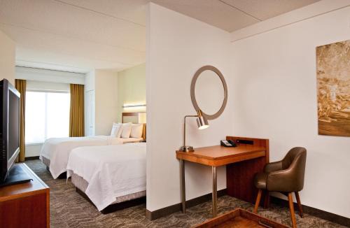 Greenbrier East Hotel | SpringHill Suites Chesapeake Greenbrier