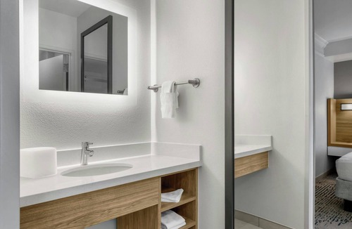 Lehi Hotel | SpringHill Suites Lehi at Thanksgiving Point