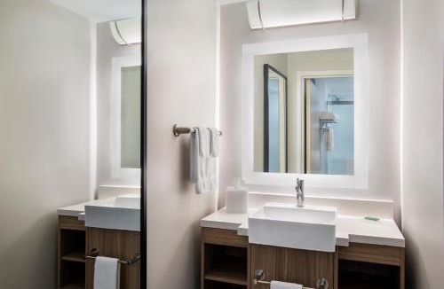 Tarentum Hotel | SpringHill Suites Pittsburgh Mills