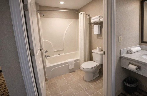 Millington Hotel | Springplace Inn & Suites