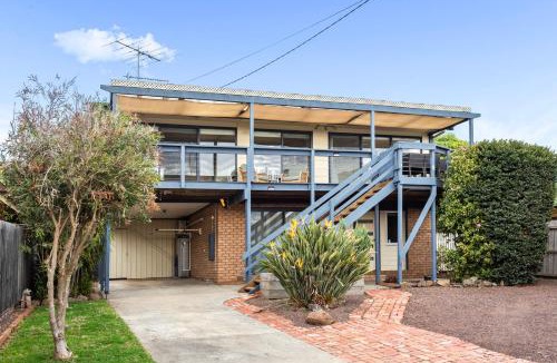 Clifton Springs House | Springs Getaway, Bayviews, Sleeps 6, Boat Parking