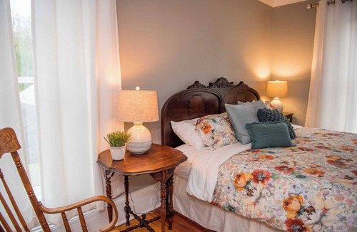 Auburn Hotel | Springside Inn