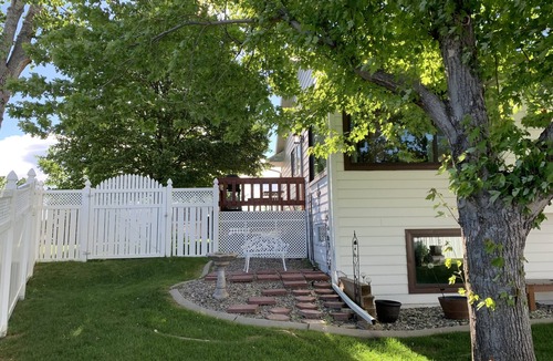 Billings House | Springtime in Montana - the Cottage is ready for your stay!