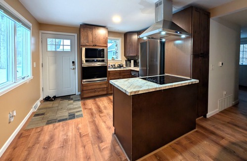 Springwater House | Springwater Lodge, Pond & Fishing