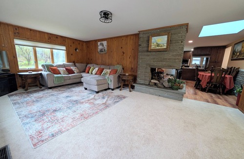 Springwater House | Springwater Lodge, Pond & Fishing