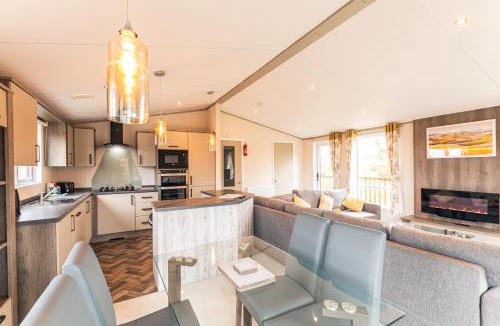 Malton Cabin | Springwell Lodge With Hot Tub