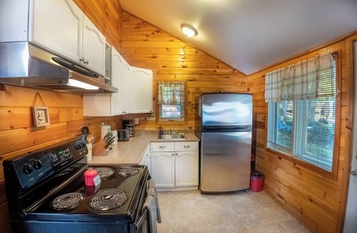 Arden Cottage | Springwood Cottage Resort - Cottage 9