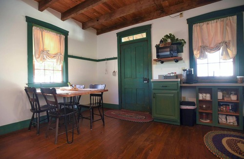 Steelville Cottage | Spruce Edge Guest Housen
