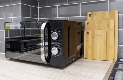 Coalbrookdale House | Spruce House - Central Telford with Parking