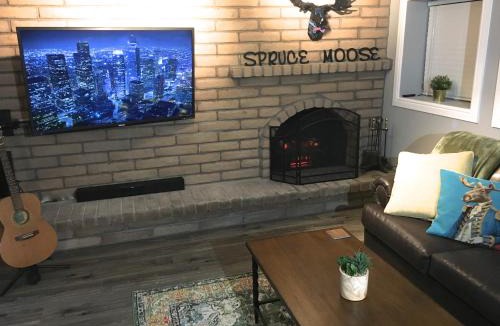 Sandy Apartment | Spruce Moose Mtn Retreat w Sauna 11 Miles to World Class Ski