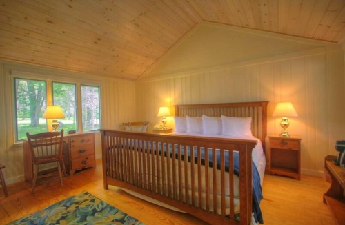 Boothbay Harbor Hotel | Spruce Point Inn