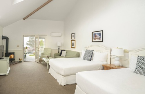 Boothbay Harbor Hotel | Spruce Point Inn
