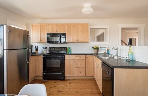 Western Shore House | Spyglass Seasted | Stunning Ocean Views & Coastal Comfort