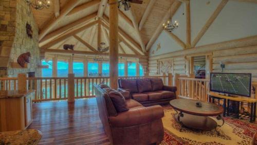 Mineral Bluff House | SpyGlass