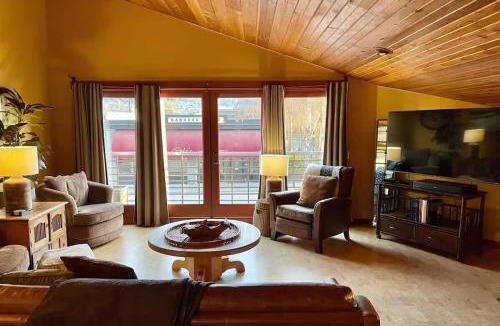 Sequim Apartment | Sqc Downtown Retreat