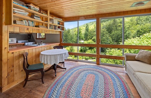 Underhill Cabin | Squabetty, A Serene Mountain Hide Away
