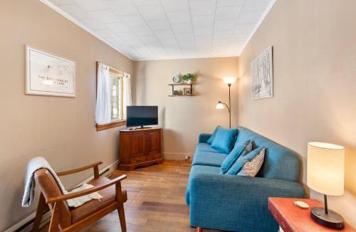 Holderness House | Squam Waterfront 2 bed rental (Suite 6)