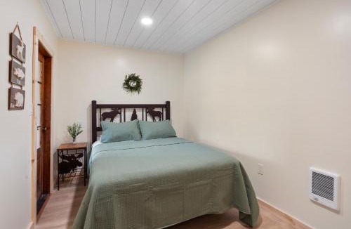 Holderness House | Squam Waterfront 2 bed 2 bath (Suite 3)