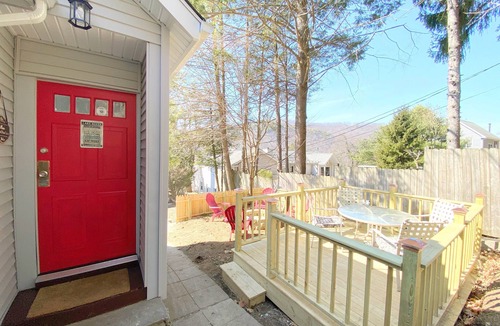 New Fairfield Cottage | Squantz Pond Oasis, charming cottage, Firepit and lake view