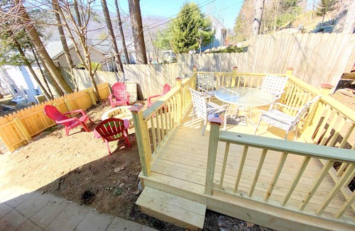 New Fairfield Cottage | Squantz Pond Oasis, charming cottage, Firepit and lake view