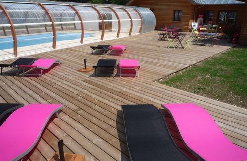 Bar-sur-Aube Cabin | Square of stars