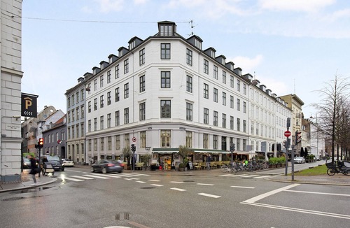 Nyhavn - Amalienborg Apartment | Square - Spacious 6-Bdr Apt Near Nyhavn