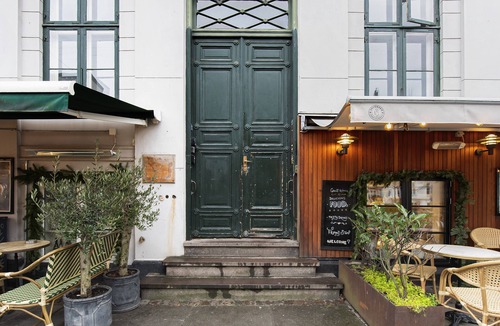 Nyhavn - Amalienborg Apartment | Square - Spacious 6-bdr Apt Near Nyhavn