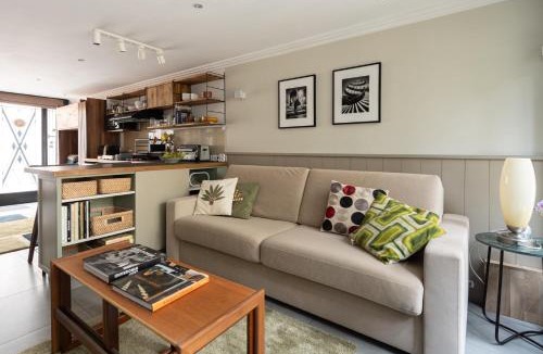 Neuilly-sur-Seine Apartment | Square Studio