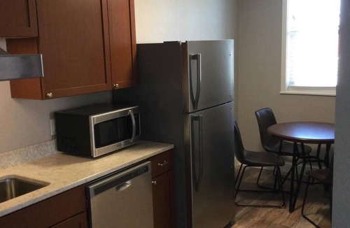 Unionville House | Square View Inn Suite 4