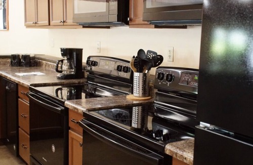 Attica Villa | Squatch House - Great Room, Double Kitchen, Multiple Games! Sleeps 20 w/4 Baths