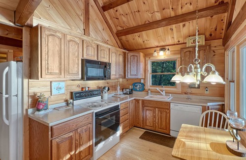 Beaver Cove Cabin | Squaw Enchantment (Waterfront on Moosehead Lake!)