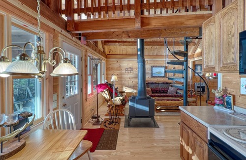 Beaver Cove Cabin | Squaw Enchantment (Waterfront on Moosehead Lake!)