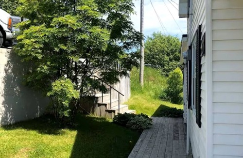 Lewisporte House | Squeeze More Inn on the oceannTraditional century old Newfoundland home