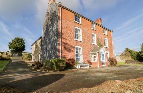 Welshpool House | Squires Rest