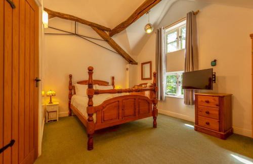 Amerton House | Squirrel Barn - Family Getaway Pass the Keys