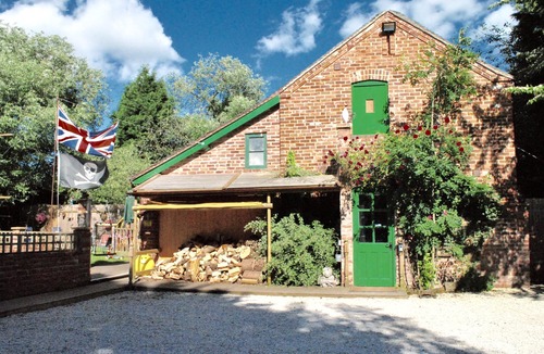 Amerton House | Squirrel Barn is a friendly very hi-spec barn conversion with wifi and hot tub