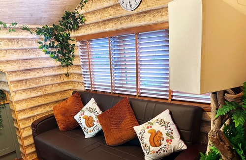 Formby Apartment | Squirrel Hideaway in Formby, Liverpool