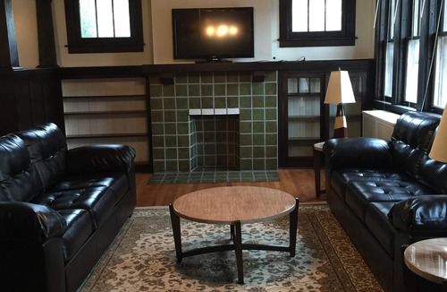 Greenfield Apartment | Squirrel Hill- Close to everything